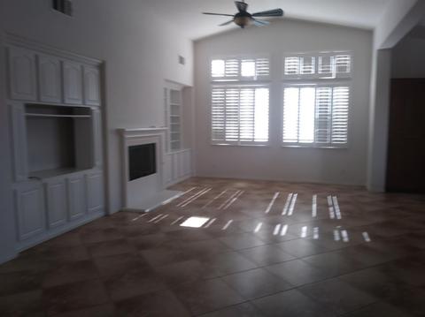 9139 Seal Beach Dr, Hesperia, CA 92344 photo 3