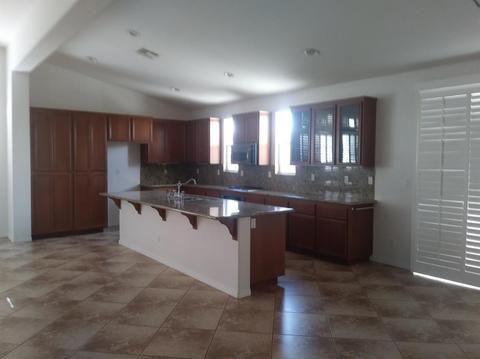 9139 Seal Beach Dr, Hesperia, CA 92344 photo 6