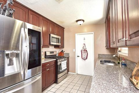 16653 Mesa St, Hesperia, CA 92345 photo 7