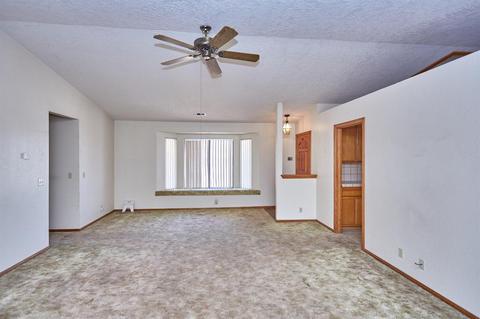 8929 Guava Ave, Hesperia, CA 92345 photo 4