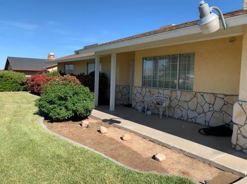 17822 Deodar St, Hesperia, CA 92345 photo 2