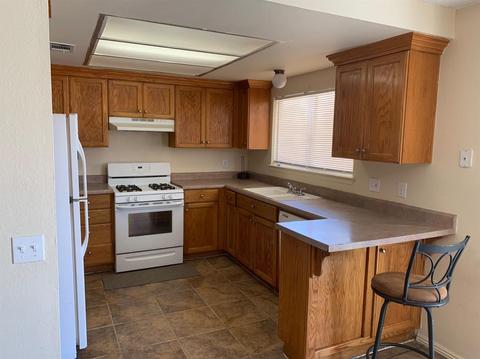 20941 Cayuga Rd, Apple Valley, CA 92308 photo 2