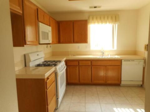 11519 Oak St, Apple Valley, CA 92308 photo 3