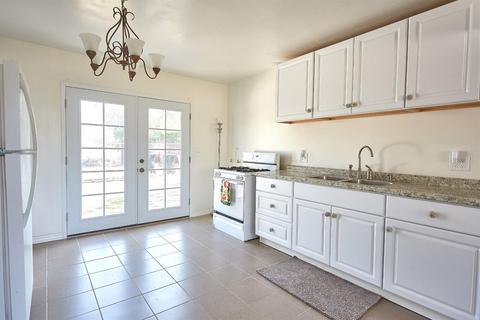 251 W E St, Colton, CA 92324 photo 13