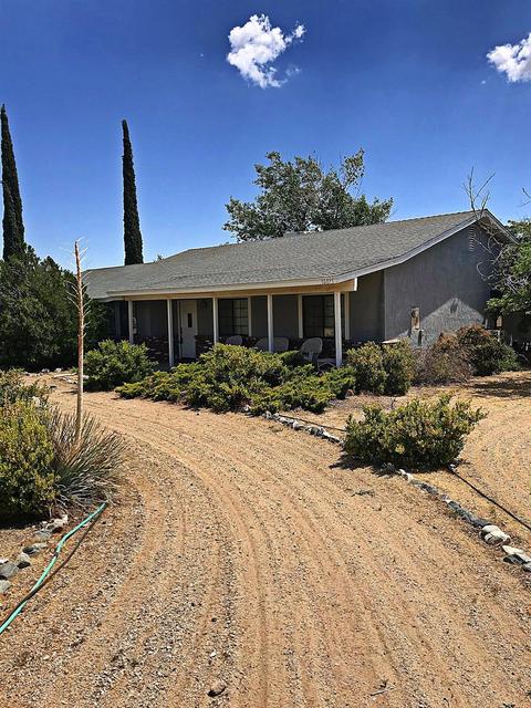 10075 Riggins Rd, Phelan, CA 92371 photo 2