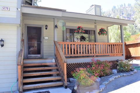 5226 Desert View Dr, Wrightwood, CA 92397 photo 3