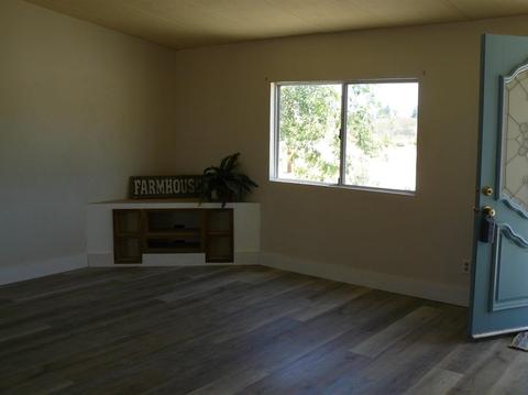 12174 Greystone Rd, Phelan, CA 92371 photo 3