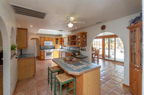 18970 Seneca Rd, Apple Valley, CA 92307 photo 5