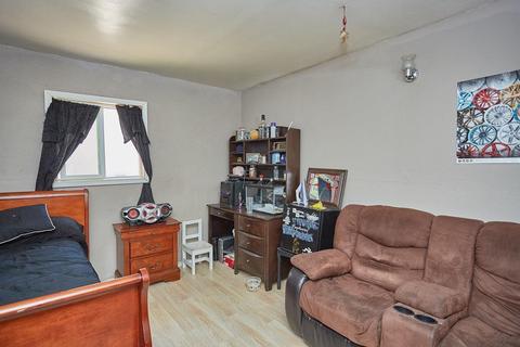 11203 Oakwood Ave, Hesperia, CA 92345 photo 31
