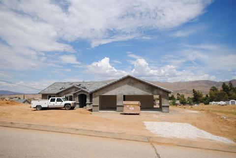 8075 Mono Dr, Hesperia, CA 92345 photo 3