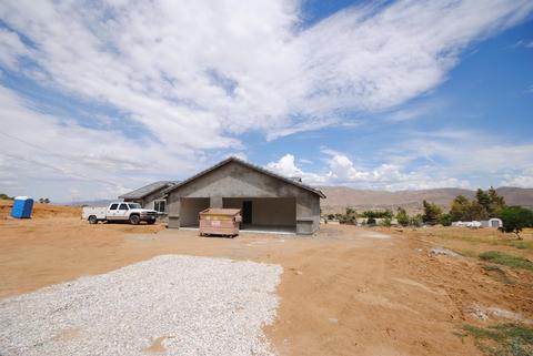 8075 Mono Dr, Hesperia, CA 92345 photo 2