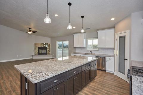 8075 Mono Dr, Hesperia, CA 92345 photo 9