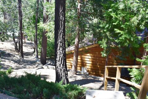 813 Lark Dr, Wrightwood, CA 92397 photo 2