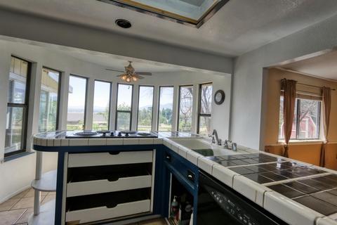 21609 Mountain Dr, Tehachapi, CA 93561 photo 10