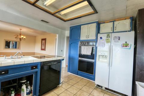21609 Mountain Dr, Tehachapi, CA 93561 photo 9