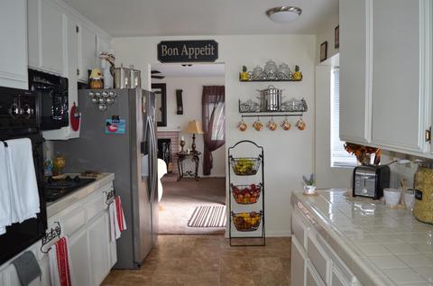 9977 Oakwood Ave, Hesperia, CA 92345 photo 3