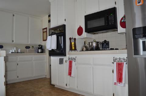 9977 Oakwood Ave, Hesperia, CA 92345 photo 2