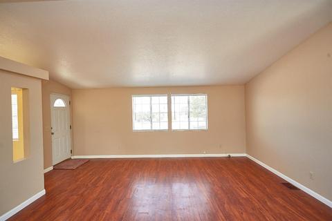 6191 Cherry Ct, Phelan, CA 92371 photo 10