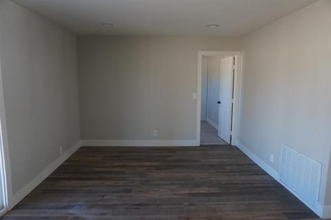 10424 3rd Ave, Hesperia, CA 92345 photo 15