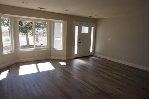10424 3rd Ave, Hesperia, CA 92345 photo 4
