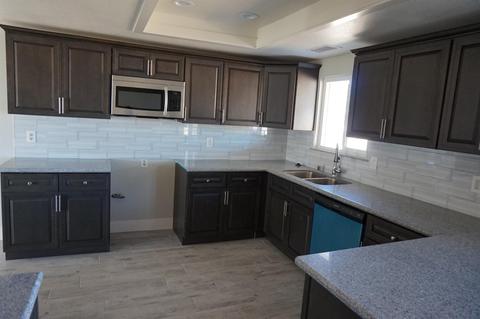 10424 3rd Ave, Hesperia, CA 92345 photo 9