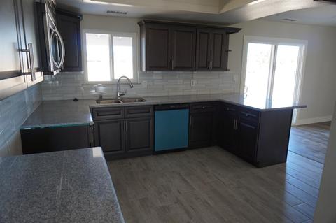 10424 3rd Ave, Hesperia, CA 92345 photo 8