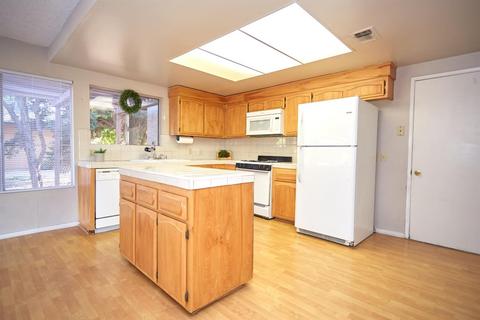 8141 Kingston Ave, Hesperia, CA 92345 photo 13