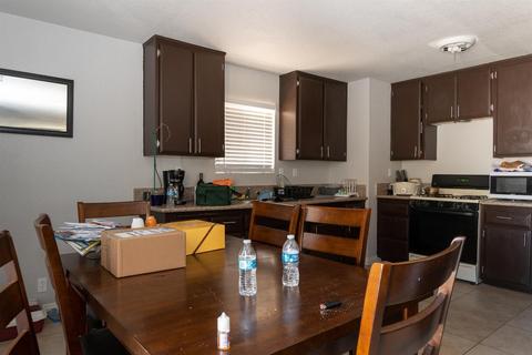 11137 Hemlock Ave, Hesperia, CA 92345 photo 4