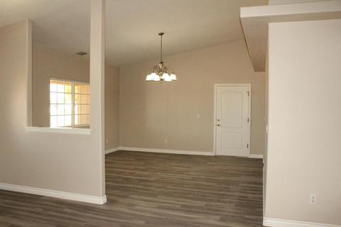 22273 Minnetonka Rd, Apple Valley, CA 92308 photo 3