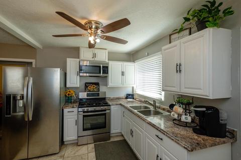 810 Candlelight St, Barstow, CA 92311 photo 1