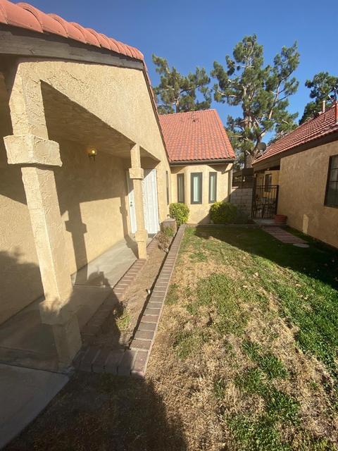 11683 Pepper Ln, Apple Valley, CA 92308 photo 4