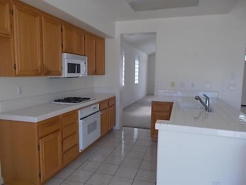 19597 Rolling Green Dr, Apple Valley, CA 92308 photo 2