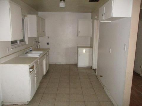1129 Elizabeth St, Barstow, CA 92311 photo 5