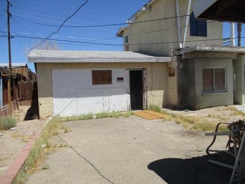 1129 Elizabeth St, Barstow, CA 92311 photo 2