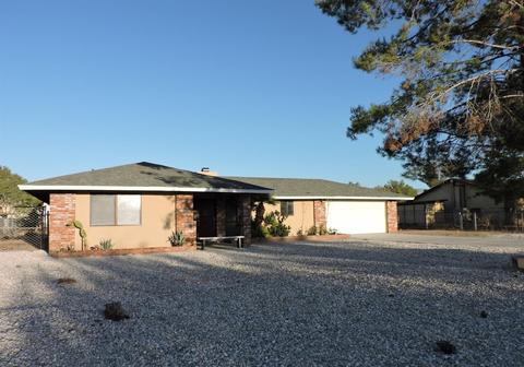 12581 Standing Bear Rd, Apple Valley, CA 92308 photo 1