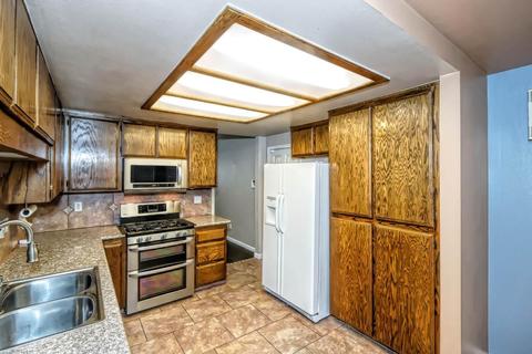 6821 Oak Hill Rd, Oak Hills, CA 92344 photo 3