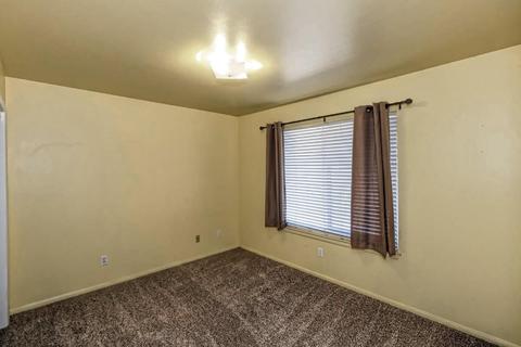 6821 Oak Hill Rd, Oak Hills, CA 92344 photo 16