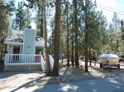 2076 4th Ln, Big Bear City, CA 92314 photo 3