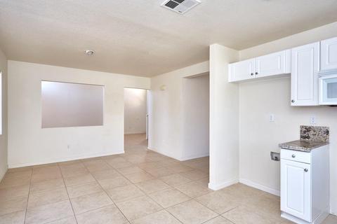 14410 Stone Creek Trl, Hesperia, CA 92344 photo 11