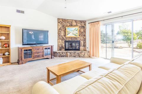 17805 Fairburn St, Hesperia, CA 92345 photo 7