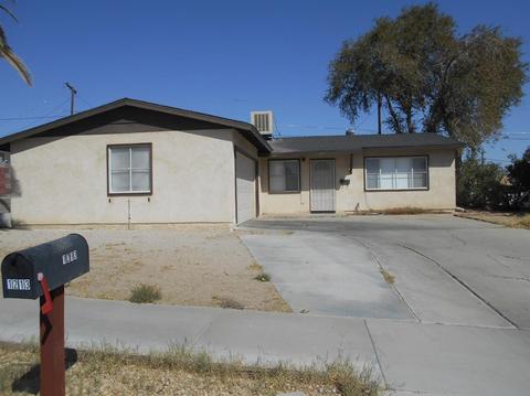1213 Carson St, Barstow, CA 92311 photo 1