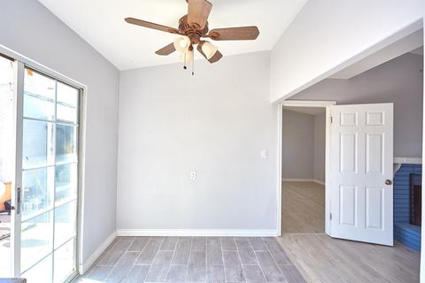 15853 Cashew St, Hesperia, CA 92345 photo 17