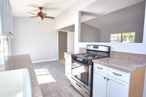 15853 Cashew St, Hesperia, CA 92345 photo 16