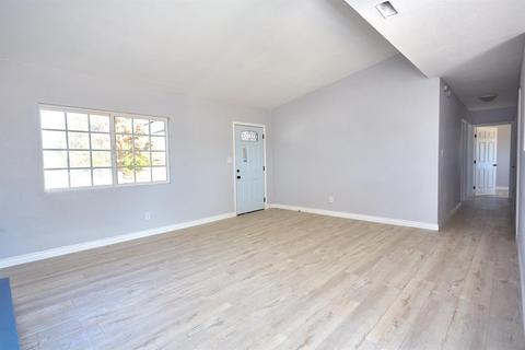 15853 Cashew St, Hesperia, CA 92345 photo 4