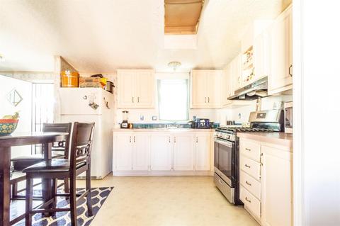 19035 Dennis St, Adelanto, CA 92301 photo 4