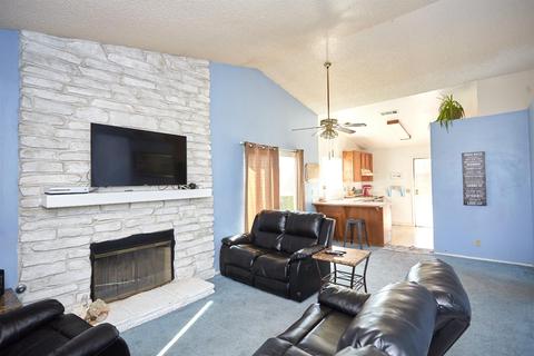 14301 Pinewood Dr, Hesperia, CA 92344 photo 6