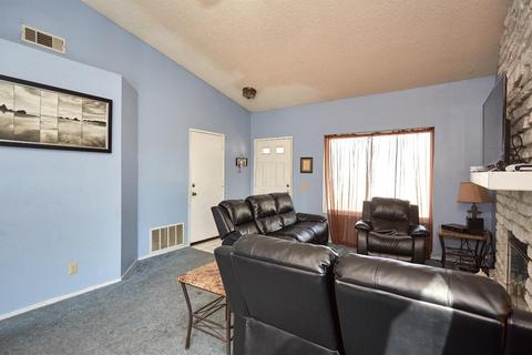 14301 Pinewood Dr, Hesperia, CA 92344 photo 8