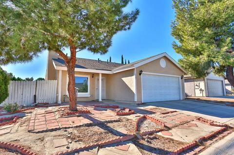 14301 Pinewood Dr, Hesperia, CA 92344 photo 1
