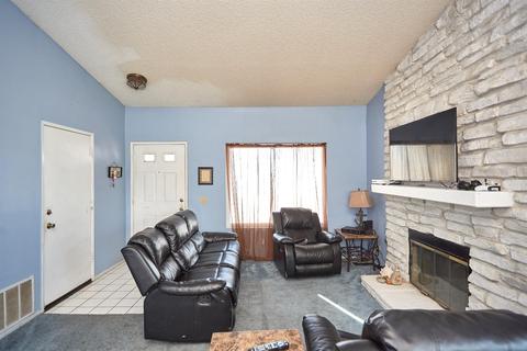 14301 Pinewood Dr, Hesperia, CA 92344 photo 5