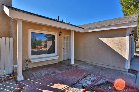 14301 Pinewood Dr, Hesperia, CA 92344 photo 4